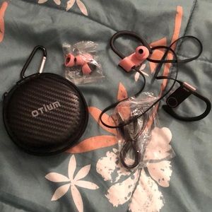 Bluetooth headphones like new, and only used once!